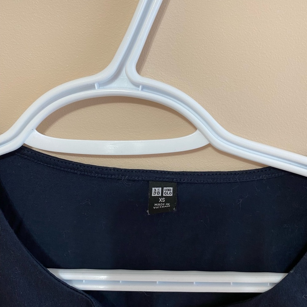 Uniqlo - Picture 2 of 2